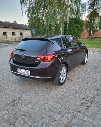 Opel Astra cena 31900 przebieg: 181000, rok produkcji 2015 z Szczecin małe 92